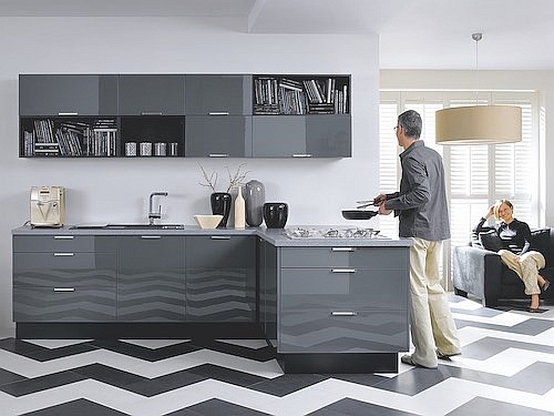 Traffic – 98th elysee street – grafitový lesk