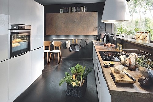 Capital – 38th elysee avenue - bílý lesk + 84th board street – ferro hnědý