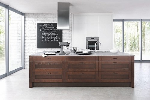 Royal Draggo – dub kaštanový + 38th elysee – bílá mat