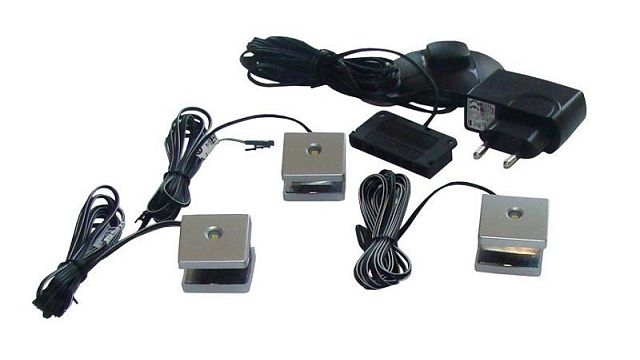 LED osvětlení skleněných polic