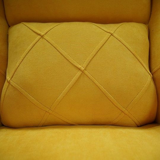 Kentakus křeslo, žlutá