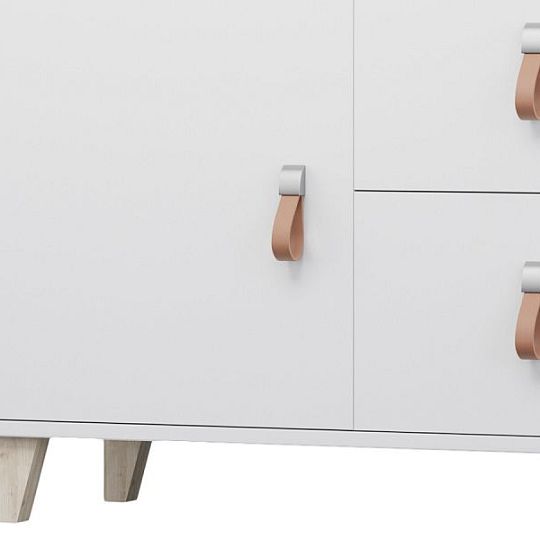 FELICITA 03 komoda 4S1D, bílá/kožené úchytky/dřevěné nohy