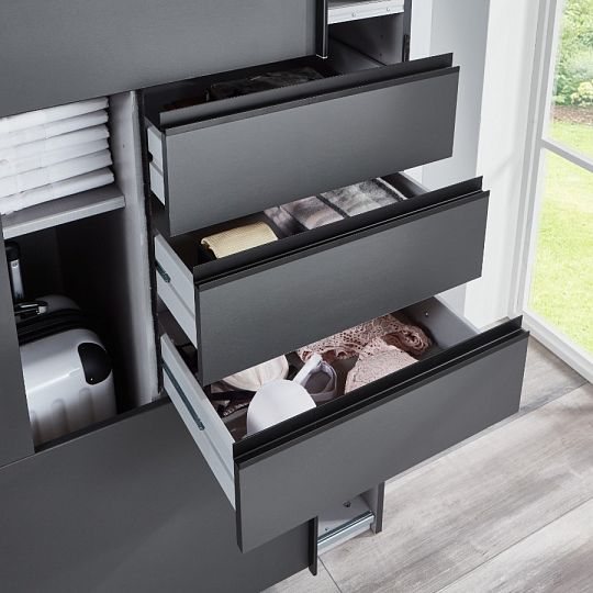 SAIGON šatní skříň 225, dub planket/šedá sklo